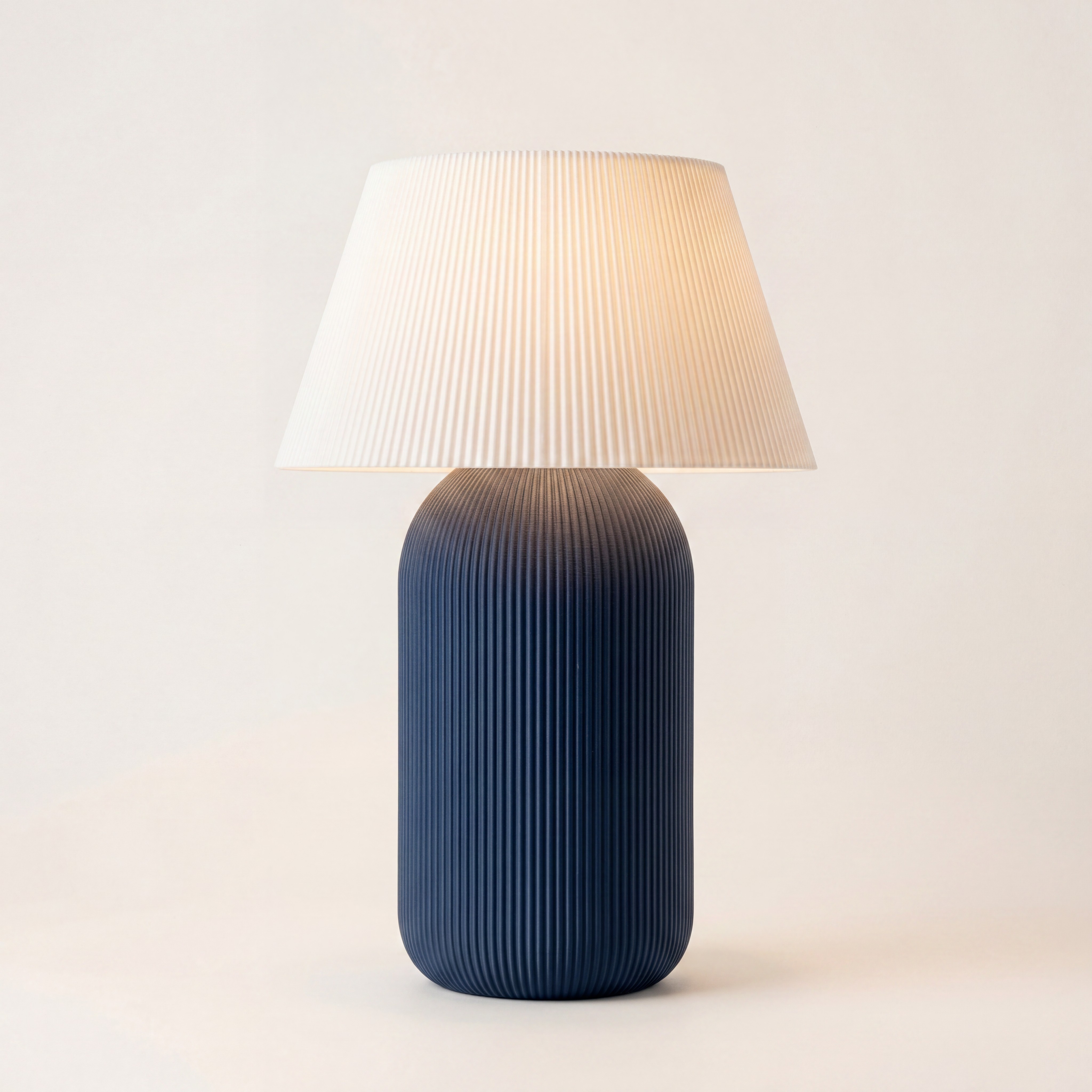 Maryse — Lampes de table design fabriqué artisanalement en France, matériau biosourcé éco-responsable